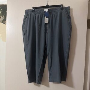 Grey Bermuda hiking short